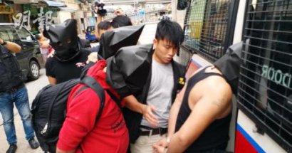 澳门银河官网香港警方捣破一毒窟共拘捕10人 检获小量毒品及武器